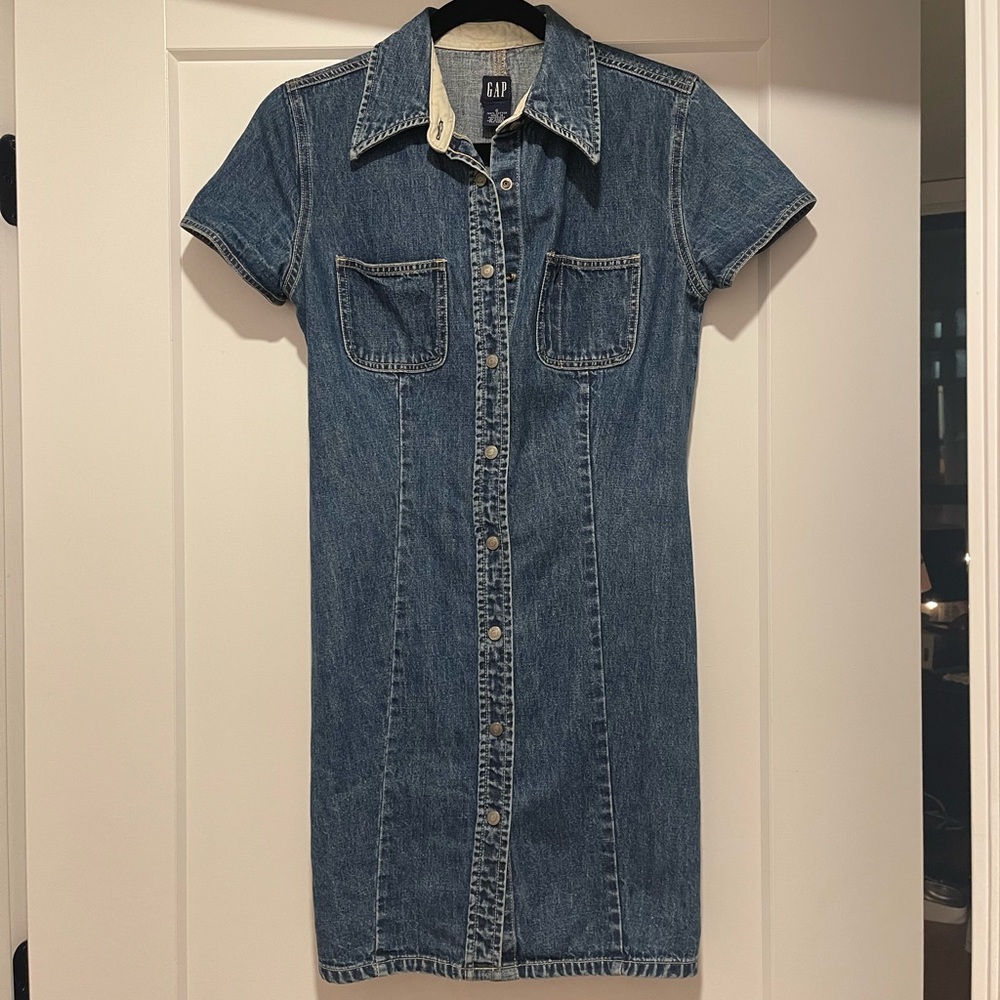 Gap vintage denim dress, size US women’s 6 (runs small, more like a 4).